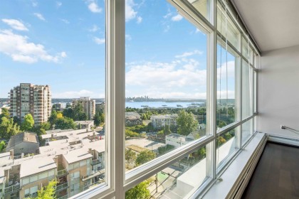 Photo 3 at 901 - 1320 Chesterfield Avenue, Central Lonsdale, North Vancouver