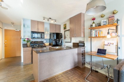 Photo 2 at 406 - 909 Mainland Street, Yaletown, Vancouver West