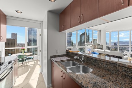 Photo 14 at 3705 - 1111 W Pender Street, Coal Harbour, Vancouver West