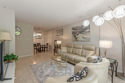 Photo 2 at 103 - 2040 Cornwall Avenue, Kitsilano, Vancouver West