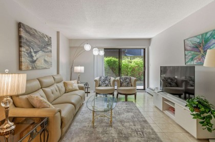 Photo 1 at 103 - 2040 Cornwall Avenue, Kitsilano, Vancouver West