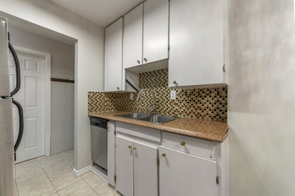 Photo 5 at 103 - 2040 Cornwall Avenue, Kitsilano, Vancouver West