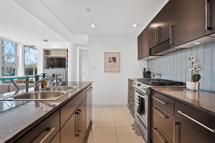 Photo 16 at TH105 - 638 Beach Crescent, Yaletown, Vancouver West