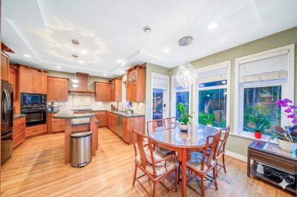 Photo 14 at 550 Keith Road, Park Royal, West Vancouver