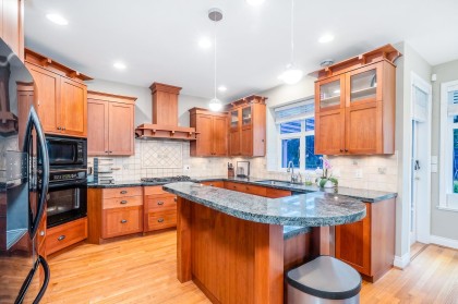 Photo 11 at 550 Keith Road, Park Royal, West Vancouver