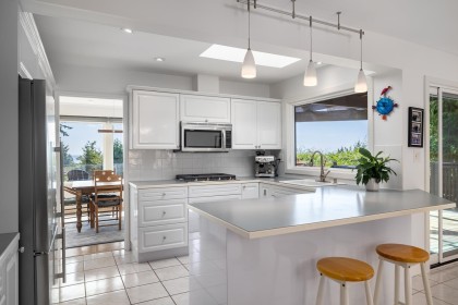 Photo 14 at 4615 Woodgreen Drive, Cypress Park Estates, West Vancouver