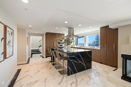 Photo 2 at 701 - 3105 Deer Ridge Drive, Deer Ridge WV, West Vancouver