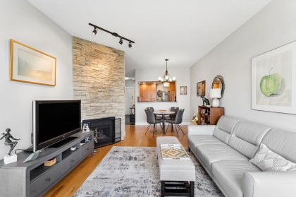Photo 5 at 419 - 121 W 29th Street, Upper Lonsdale, North Vancouver