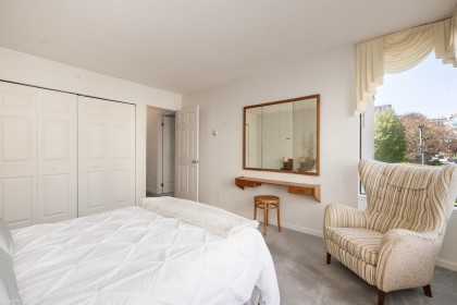 Photo 22 at 302 - 1480 Duchess Avenue, Ambleside, West Vancouver
