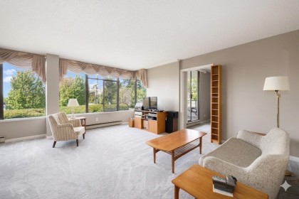 Photo 7 at 302 - 1480 Duchess Avenue, Ambleside, West Vancouver