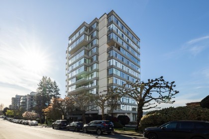 Photo 1 at 302 - 1480 Duchess Avenue, Ambleside, West Vancouver