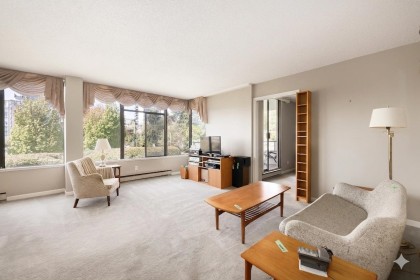 Photo 5 at 302 - 1480 Duchess Avenue, Ambleside, West Vancouver