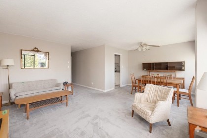 Photo 10 at 302 - 1480 Duchess Avenue, Ambleside, West Vancouver