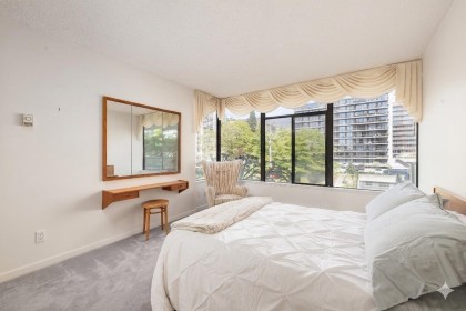 Photo 21 at 302 - 1480 Duchess Avenue, Ambleside, West Vancouver