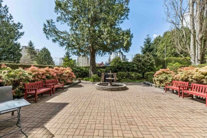 Photo 30 at 105 - 843 22nd Street, Dundarave, West Vancouver