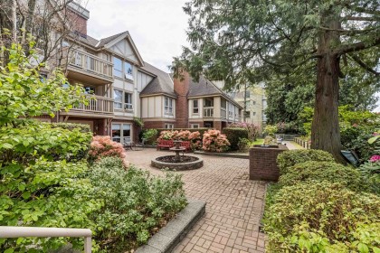 Photo 33 at 105 - 843 22nd Street, Dundarave, West Vancouver
