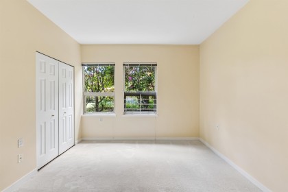 Photo 14 at 105 - 843 22nd Street, Dundarave, West Vancouver