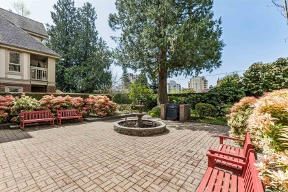 Photo 31 at 105 - 843 22nd Street, Dundarave, West Vancouver