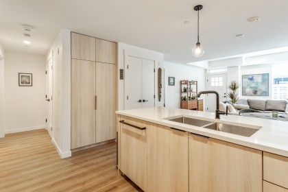 Photo 3 at 6 - 237 Ridgeway Avenue, Lower Lonsdale, North Vancouver
