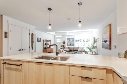 Photo 4 at 6 - 237 Ridgeway Avenue, Lower Lonsdale, North Vancouver