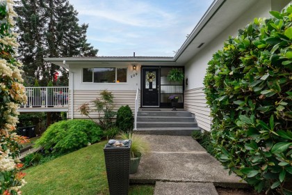 Photo 2 at 509 Granada Crescent, Upper Delbrook, North Vancouver
