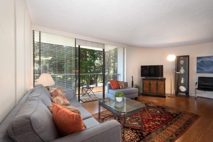 Photo 6 at 204 - 650 16th Street, Ambleside, West Vancouver