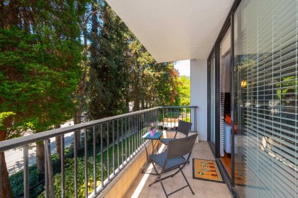 Photo 9 at 204 - 650 16th Street, Ambleside, West Vancouver