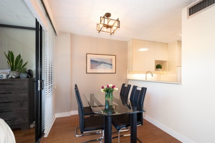 Photo 11 at 204 - 650 16th Street, Ambleside, West Vancouver