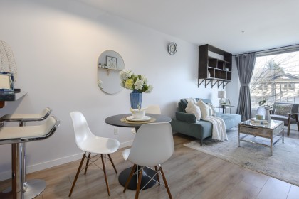 Photo 1 at 206 - 3089 Oak Street, Fairview VW, Vancouver West