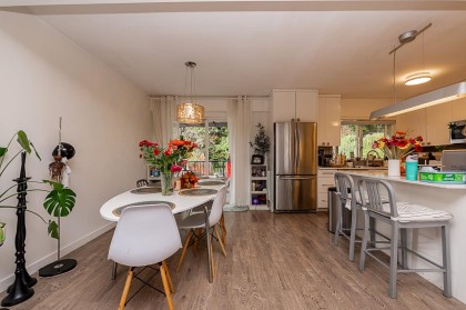 Photo 7 at 4377 Mountain Highway, Lynn Valley, North Vancouver