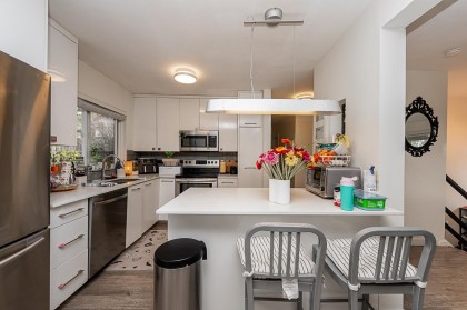 Photo 8 at 4377 Mountain Highway, Lynn Valley, North Vancouver
