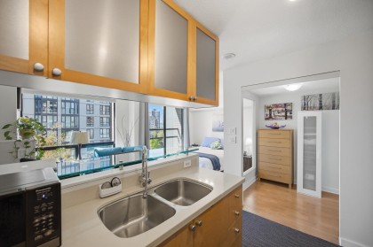 Photo 5 at 706 - 1003 Burnaby Street, West End VW, Vancouver West