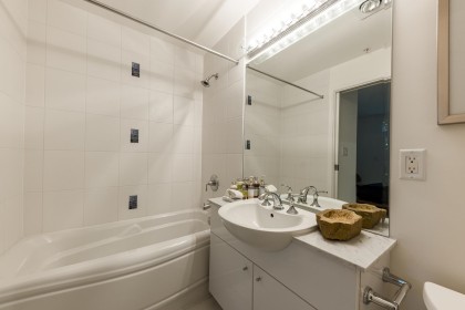 Photo 18 at 303 - 168 E Esplanade, Lower Lonsdale, North Vancouver