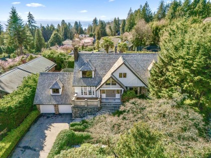 Photo 1 at 3047 Spencer Close, Altamont, West Vancouver