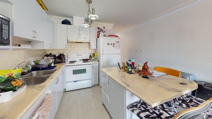 Photo 10 at 202 - 5629 Dunbar Street, Dunbar, Vancouver West