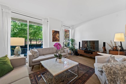 Photo 2 at 103 - 1055 Ridgewood Drive, Edgemont, North Vancouver