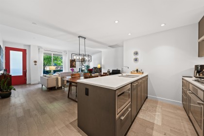 Photo 7 at 103 - 1055 Ridgewood Drive, Edgemont, North Vancouver
