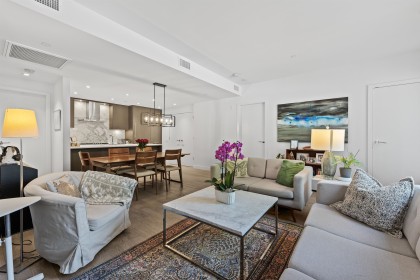 Photo 3 at 103 - 1055 Ridgewood Drive, Edgemont, North Vancouver
