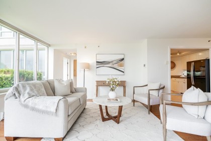 Photo 9 at 1 - 2243 Bellevue Avenue, Dundarave, West Vancouver