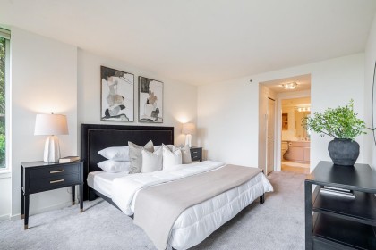 Photo 14 at 1 - 2243 Bellevue Avenue, Dundarave, West Vancouver