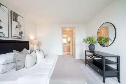 Photo 15 at 1 - 2243 Bellevue Avenue, Dundarave, West Vancouver
