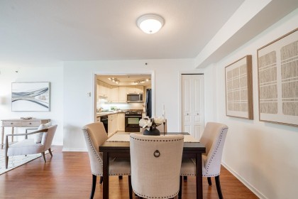 Photo 11 at 1 - 2243 Bellevue Avenue, Dundarave, West Vancouver