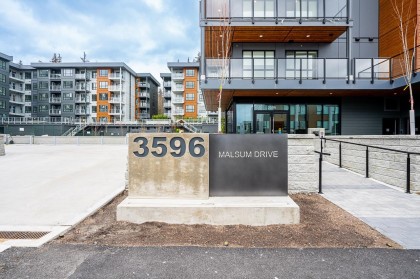 Photo 2 at 412 - 3596 Malsum Drive, Roche Point, North Vancouver