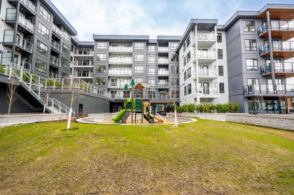 Photo 3 at 412 - 3596 Malsum Drive, Roche Point, North Vancouver