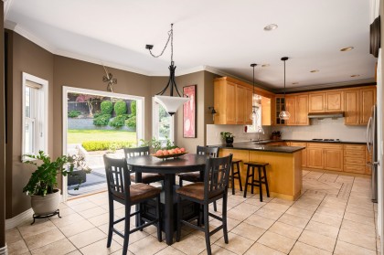 Photo 10 at 228 W Kings Road, Upper Lonsdale, North Vancouver