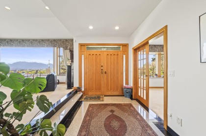 Photo 2 at 4233 Quesnel Drive, MacKenzie Heights, Vancouver West