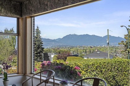 Photo 6 at 4233 Quesnel Drive, MacKenzie Heights, Vancouver West