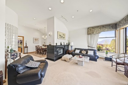 Photo 8 at 4233 Quesnel Drive, MacKenzie Heights, Vancouver West