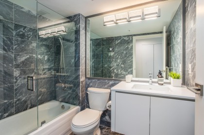 Photo 13 at 203 - 388 Drake Street, Yaletown, Vancouver West