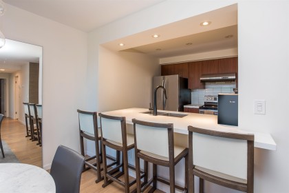 Photo 8 at 203 - 388 Drake Street, Yaletown, Vancouver West